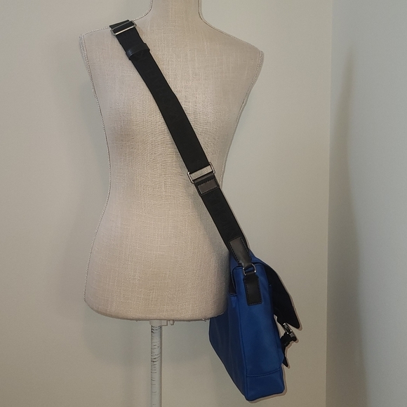 NWOT Michael Kors Laptop Messenger Bag - Picture 3 of 9